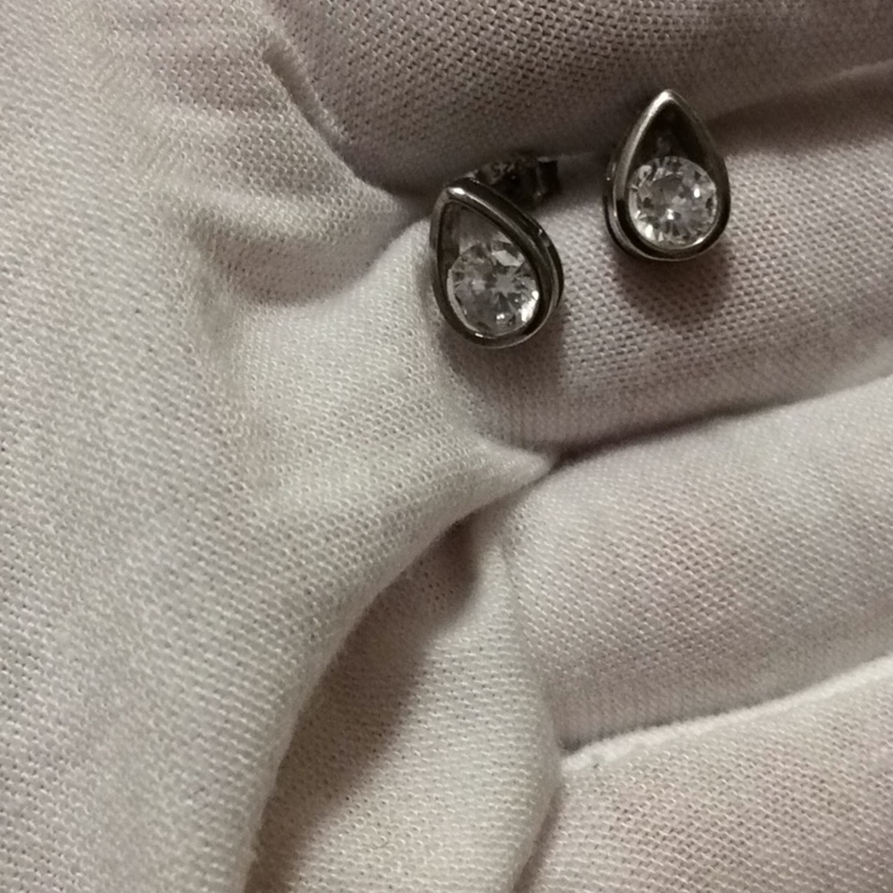 Silver Earrings - Picture 3 of 4